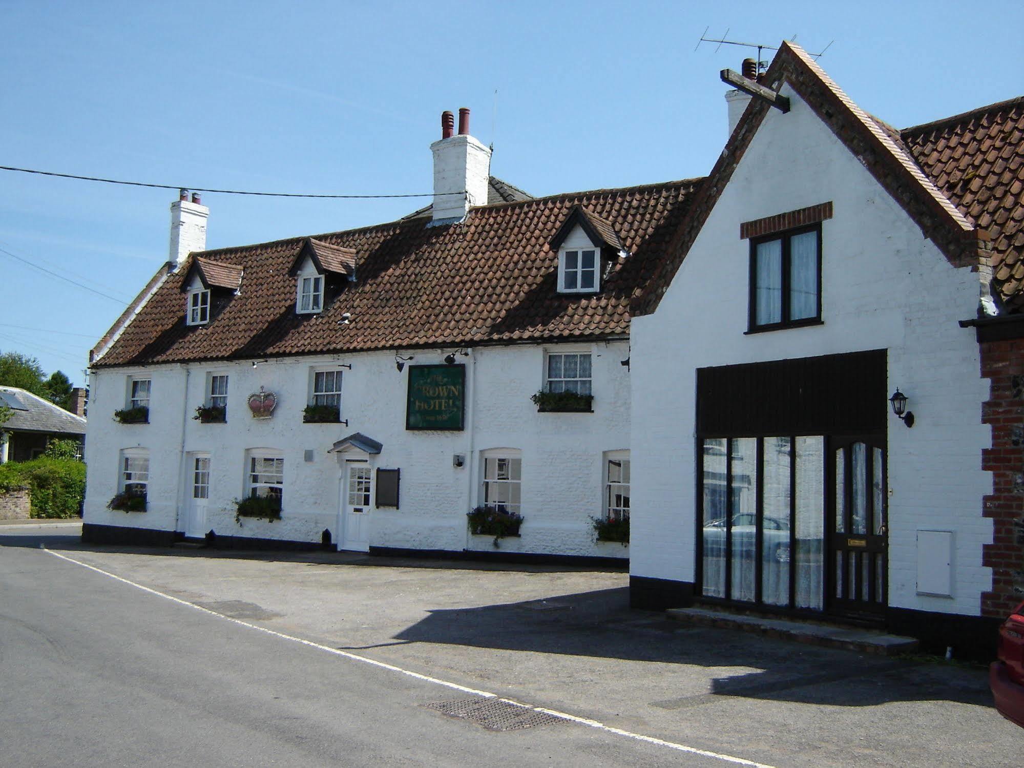 The Crown Hotel Mundford Exterior foto